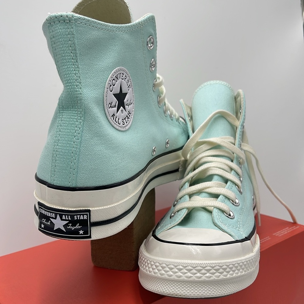 Converse Men’s A08614F
CHUCK 70 HI
POLAR BEAM/EGRET/BLACK Sneakers - Picture 8 of 16